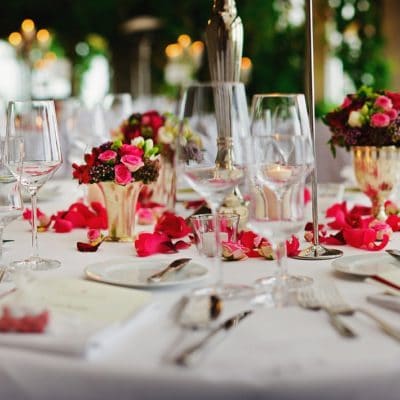 Which Wedding Food Service Style is Right For You?