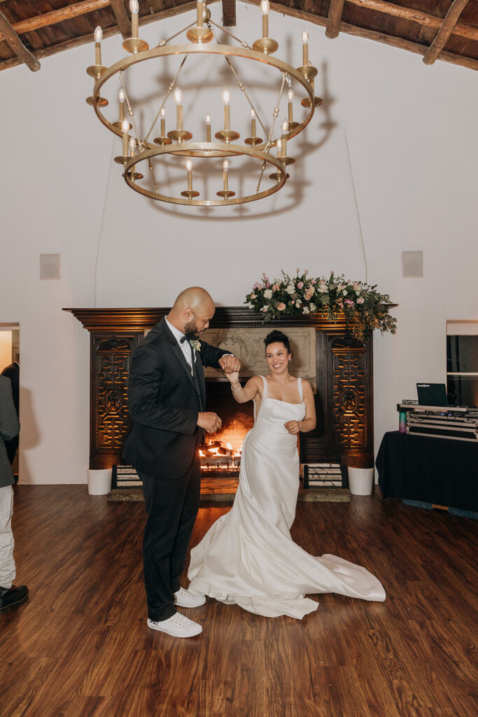 Couples First Dance to Song At Last by Etta James