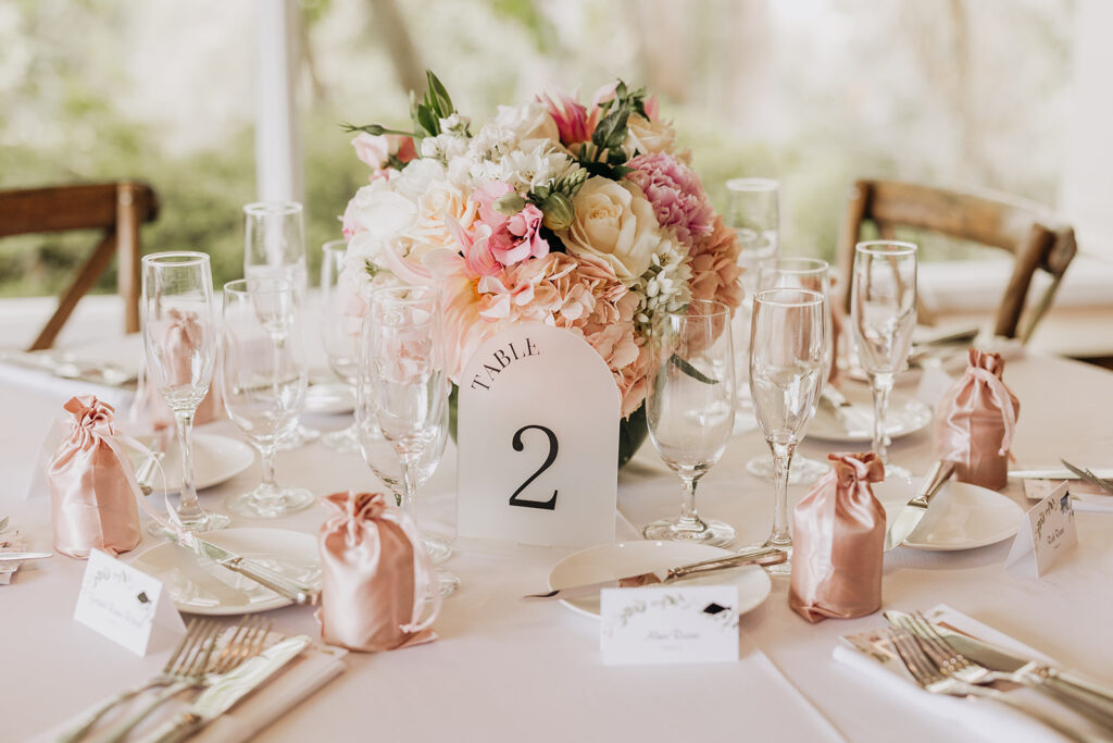 La Venta Inn Wedding Table 2 Set With Romantic Florals 